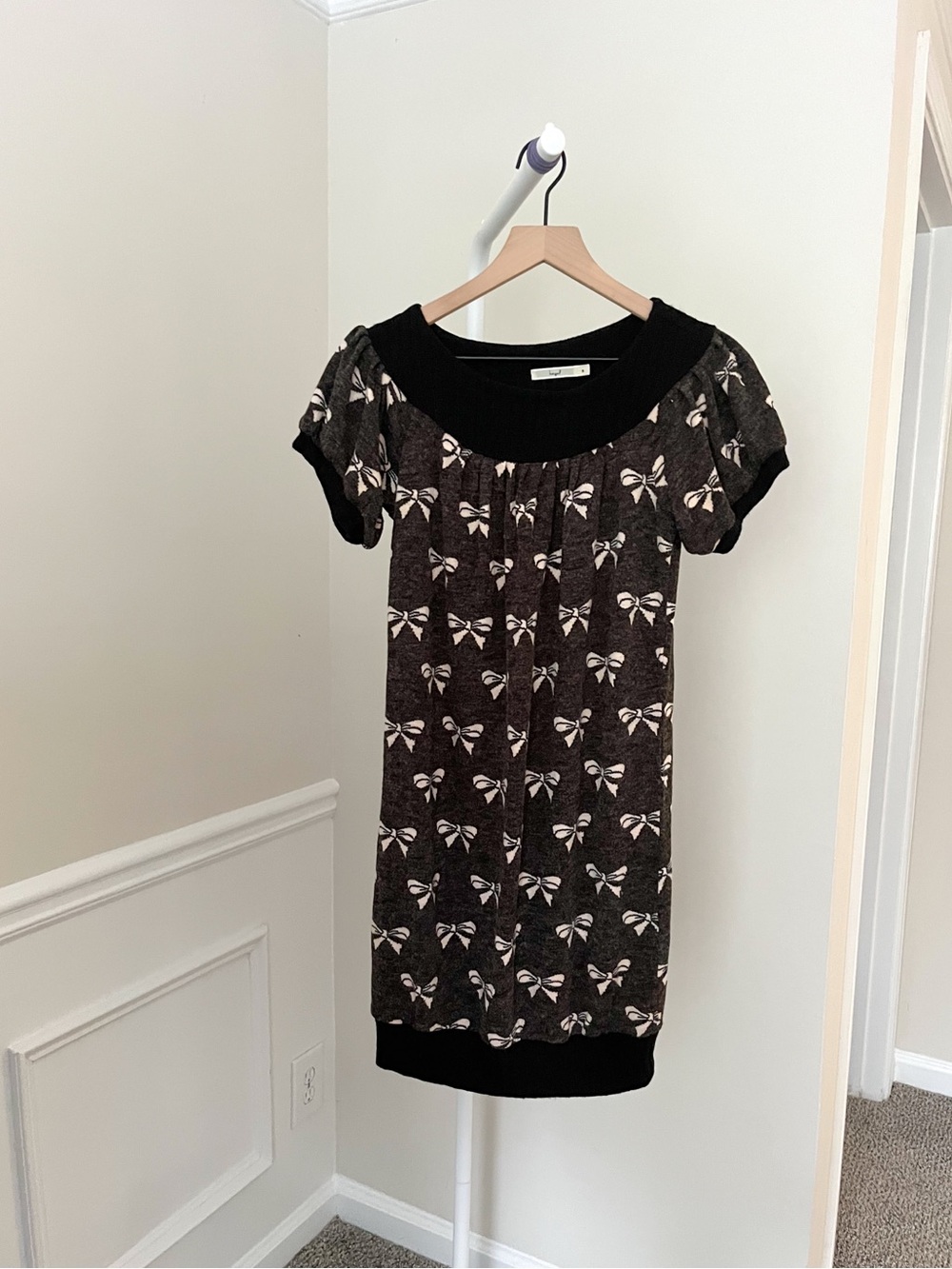 Hazel ANTHROPOLOGIE Bow Print Sweater Dress Black Grey Short Sleeve Womens Small